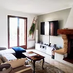 Welcome, Bienvenue, Chez Charly! * Nébian