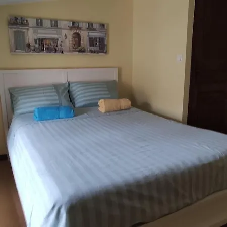 Welcome, Bienvenue, Chez Charly! * Nébian