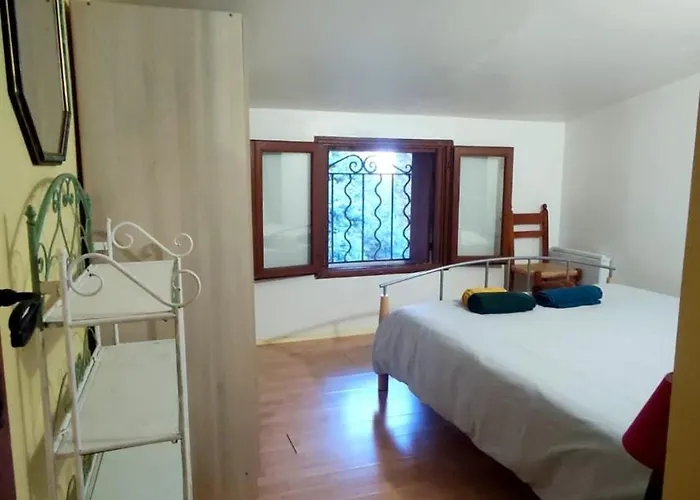 Holiday home Welcome, Bienvenue, Chez Charly! *
